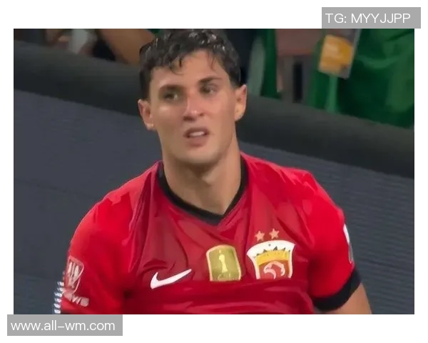 埃奇库姆自信满满精准把握得分机会展现出色表现