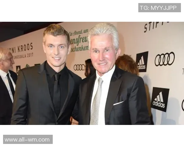 拜仁祝希斯菲尔德77岁生日快乐功勋主帅带队夺14冠成就辉煌历史